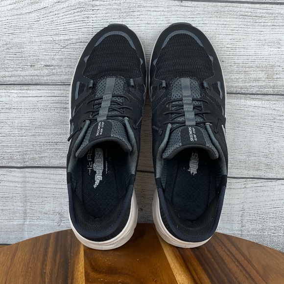 Skechers Black and White Athletic Shoes - Picture 10 of 12